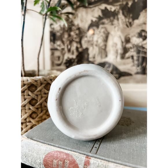 Vintage Angel Porcelain Trinket Box –‎ Greenbrier – 5" Tall - Picture 5 of 5